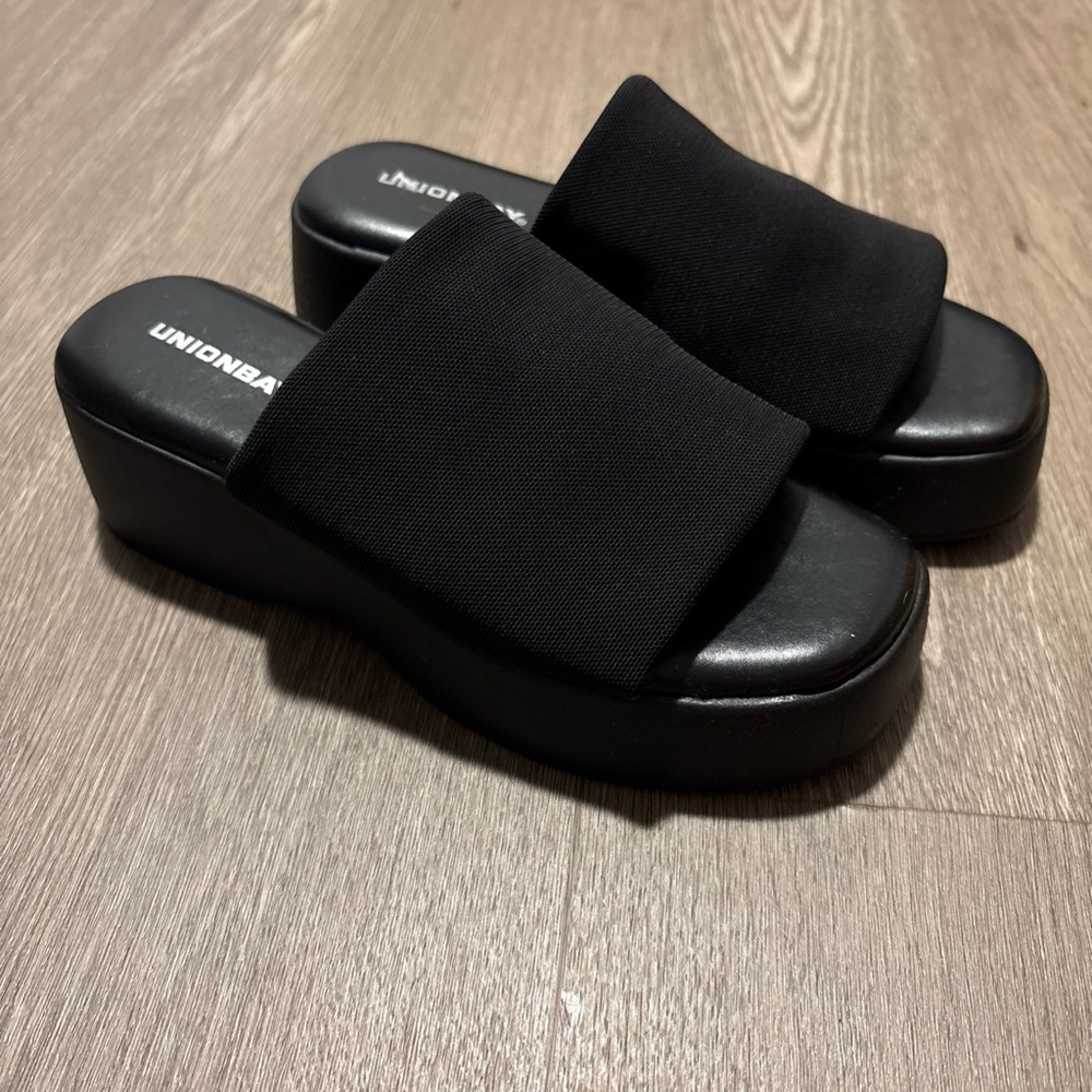 Unionbay Women's Black Platform Sandals